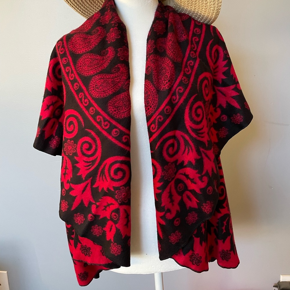 Boutique womens  wrap/poncho